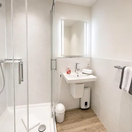 Appartement-212 *